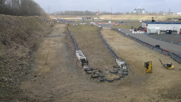 Supermoto Kartbahn Schönerlinde Steilkurve